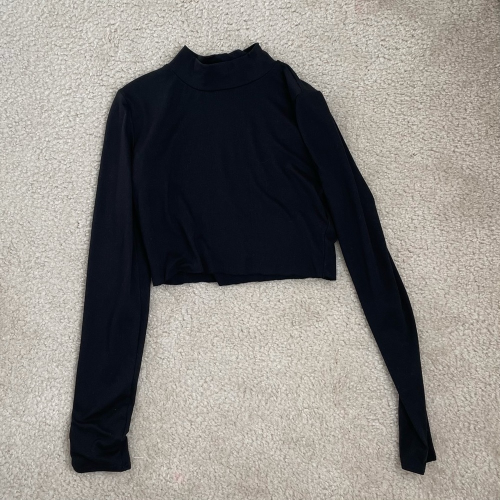 black turtleneck crop top